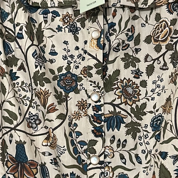 Wildwood Floral Western Winnie Blouse Pearl Snap Button
TUCKERNUCK - Picture 5 of 9